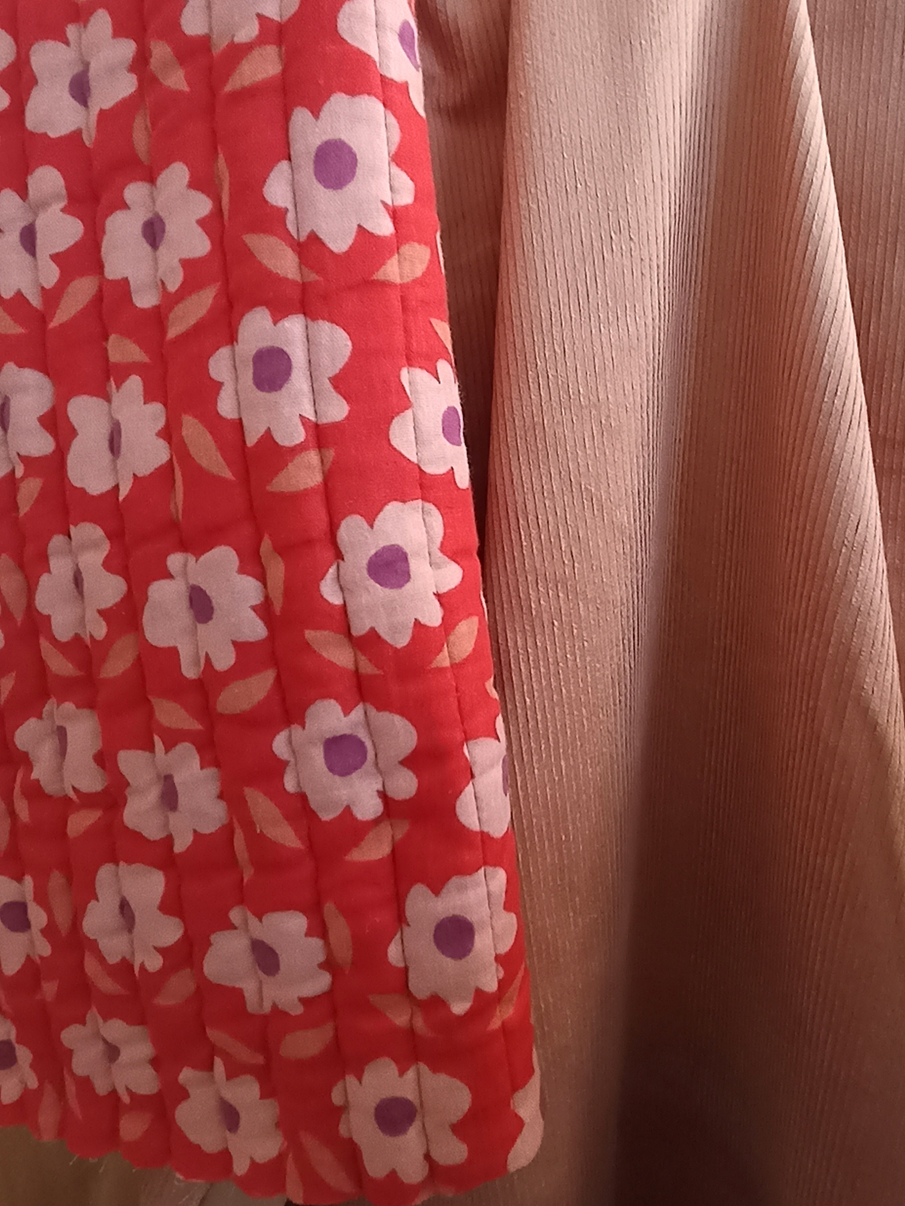 quilted fabric red with big flowers