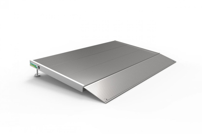 Trifold aluminum wheelchair ramp with a lightweight design