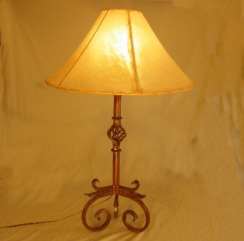 Using Rawhide Country Lampshades to Enhance Rustic Style Decor