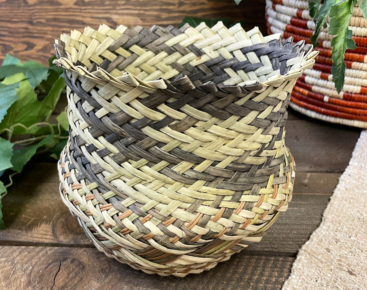 Southwestern Yucca Basket 7.5"(m) Mission Del Rey Southwest