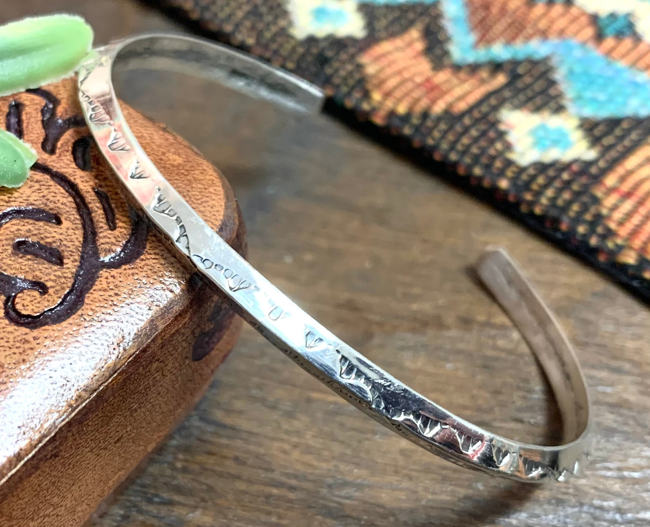 Native American Silver Bracelet -Navajo (ij286)