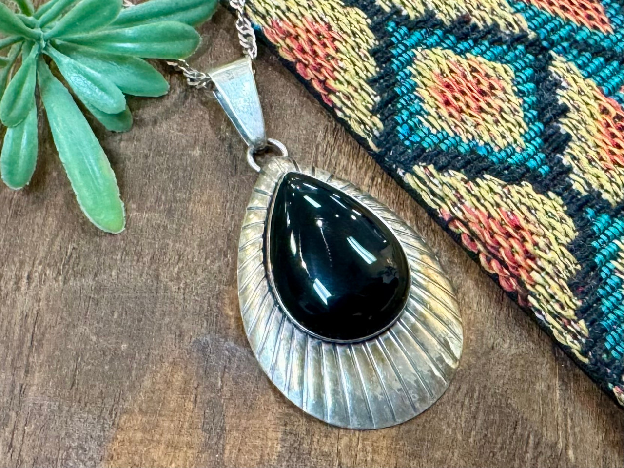 Mexican Silver Chain & Onyx Tear Drop Pendant (ij91)