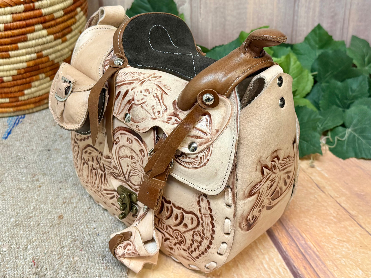 Western Hand Tooled Leather Saddle Purse (21bl44nat)