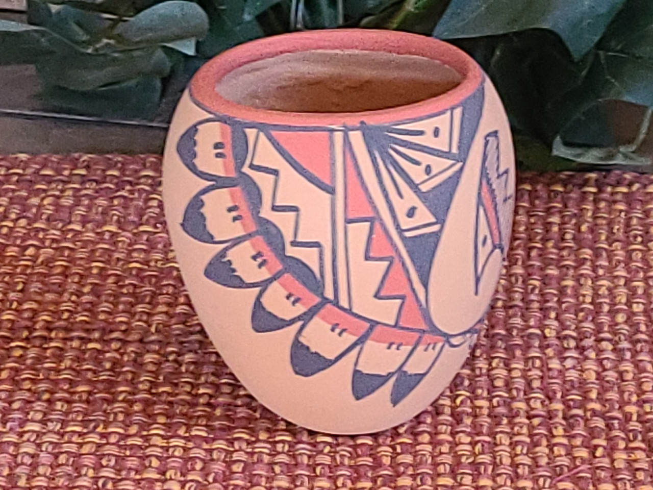 Native American Jemez Indian Pottery Vase 4.5 (nap506)