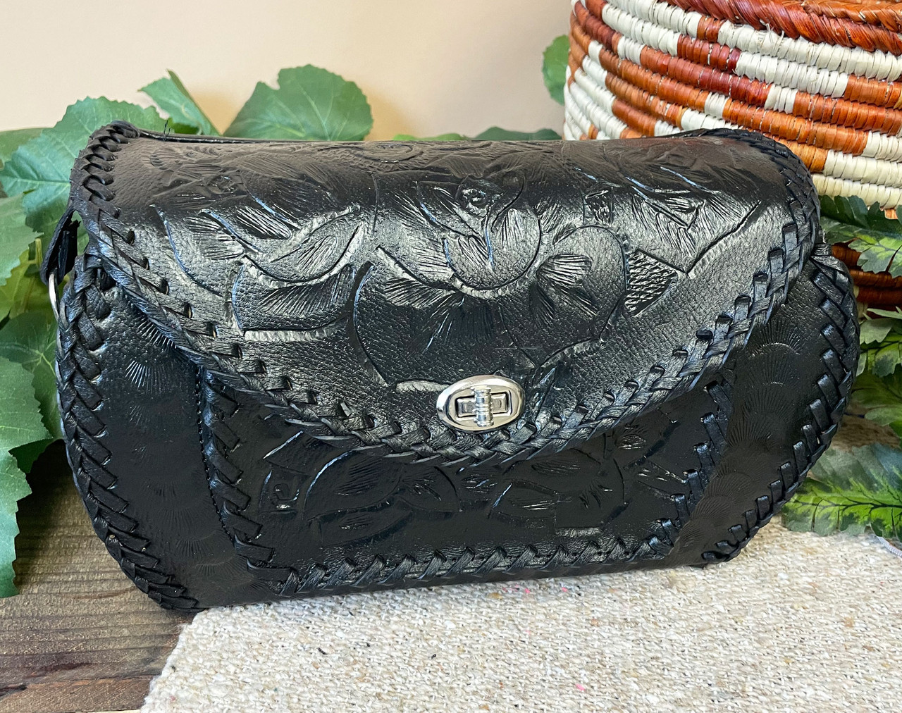 Ladies Leather Hand Purse Manufacturer, Supplier and Exporter from India