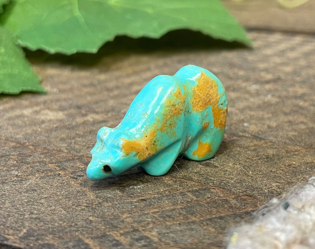 Zuni Hand Carved Turquoise Fetish -Bear (35fet5) - Mission Del Rey