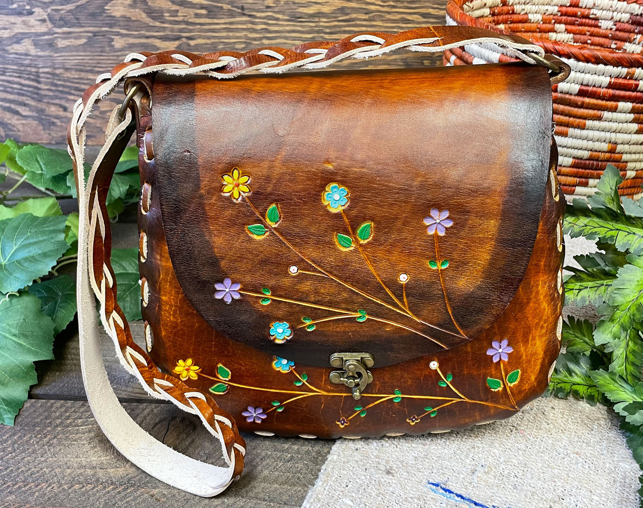 Anna by Anushka Hand Painted Leather Butterfly Handbag Purse – St. John's  Institute (Hua Ming)