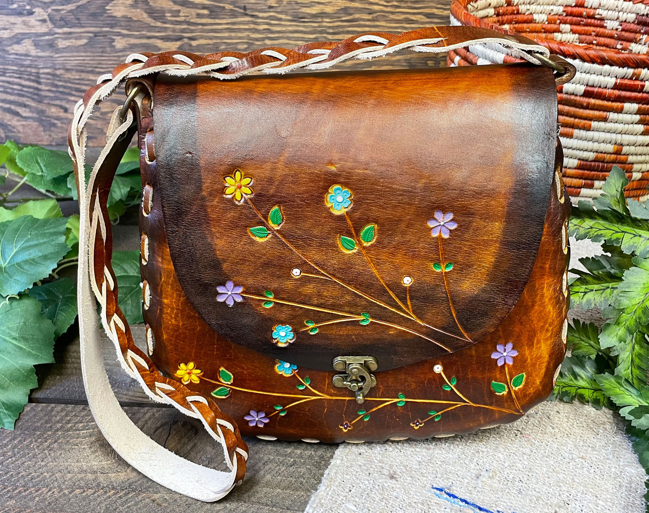 Vintage 70s Tooled Leather Floral Purse