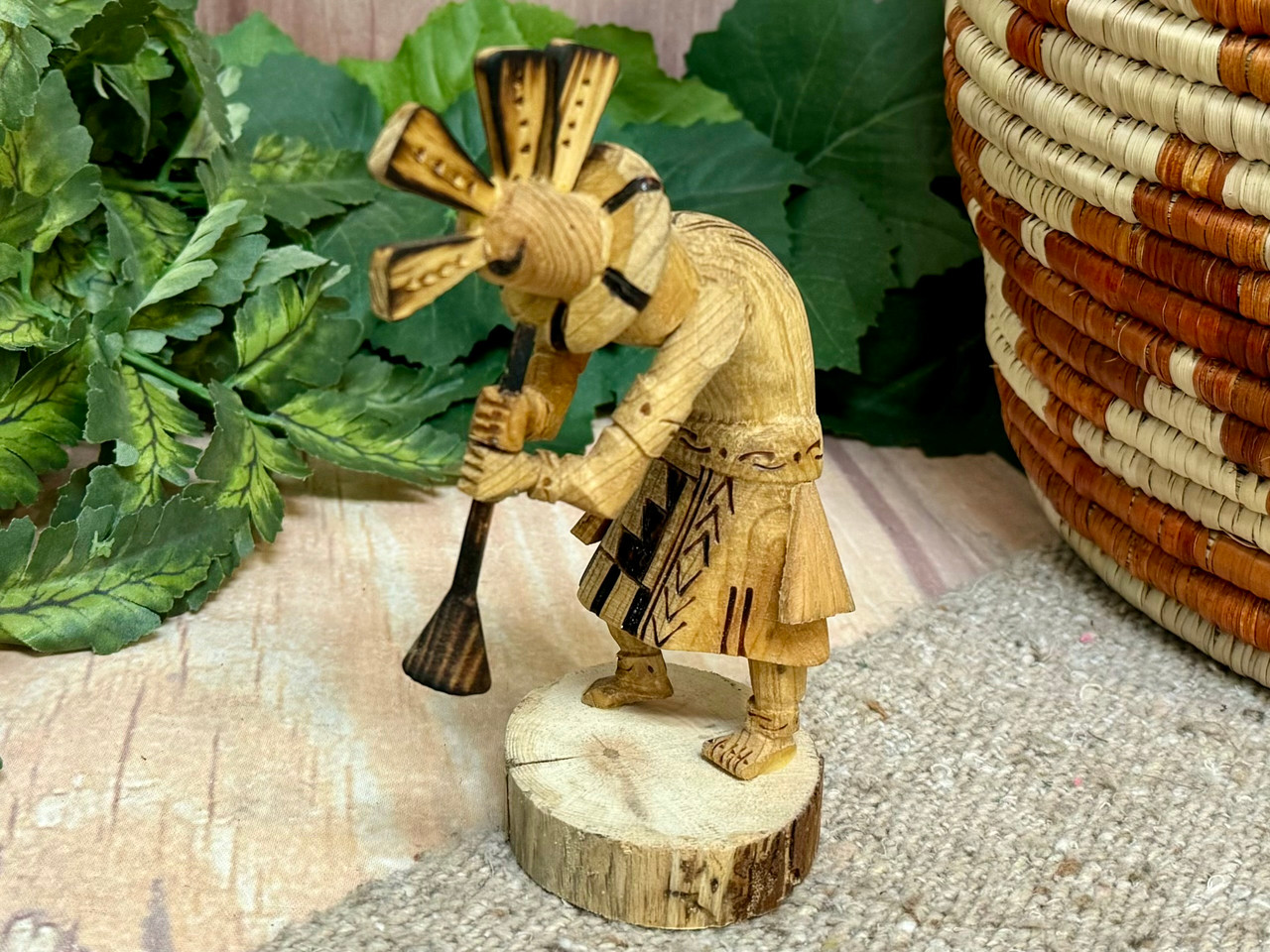 Rustic Wood Kokopelli Figurine -Navajo (34bc66)