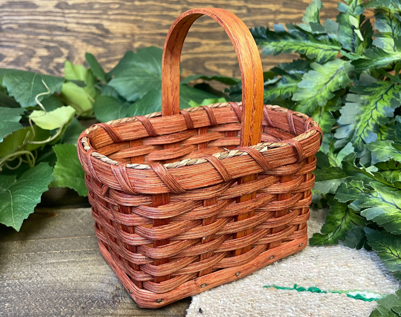 Small Vintage Picnic Basket  Amish Woven Wooden Basket w/Lid