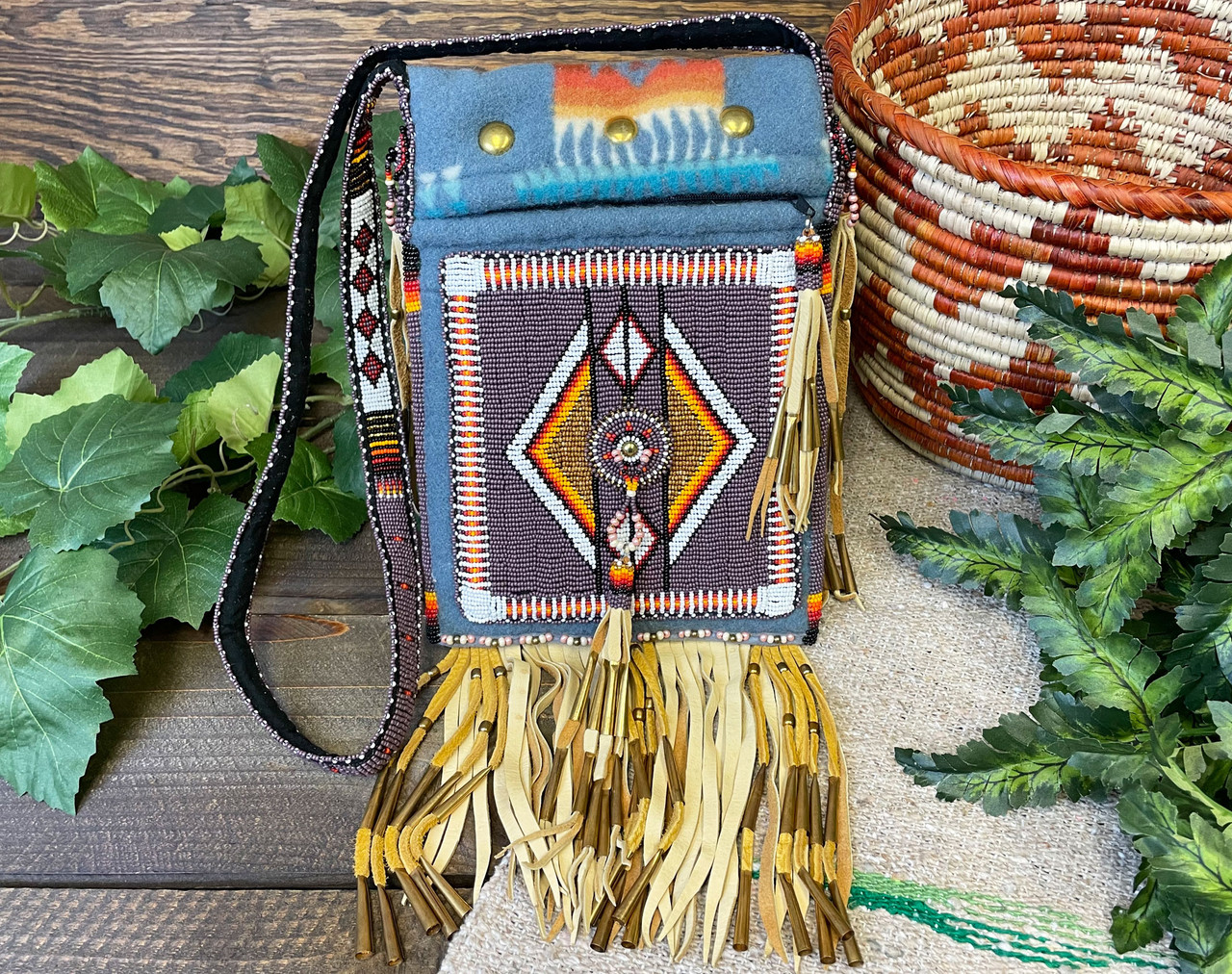 ANTIQUE NATIVE AMERICAN CHEYENNE INDIAN BEADED LEATHER HIDE POUCH MEDICINE  BAG. | eBay