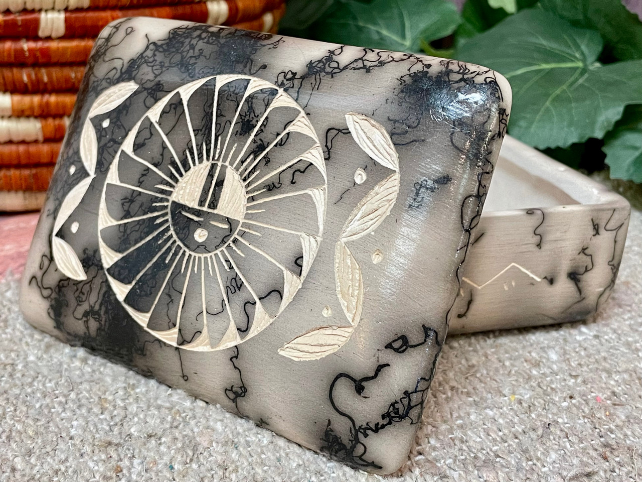 Navajo Indian Horse Hair Jewelry Box -Sunface (171bc22