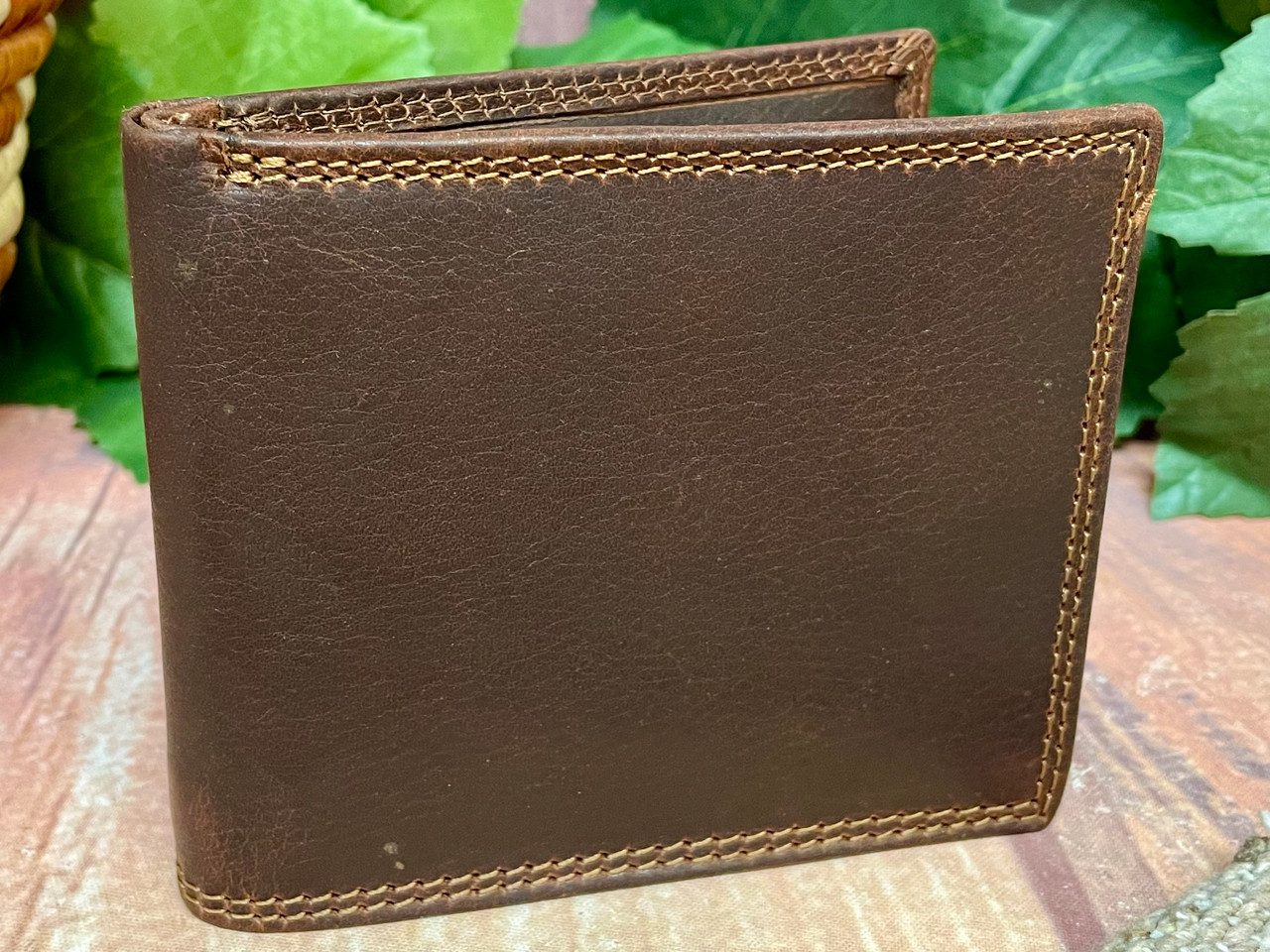 Men's Distressed Leather Bi-Fold Cazoro Wallet (192bc60rhbd