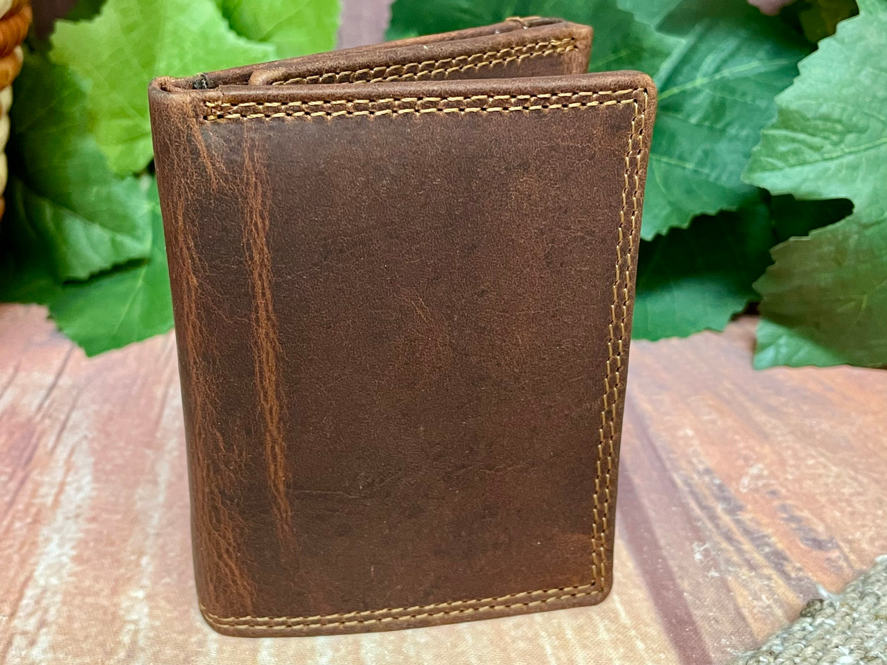 Men's Tri-Fold Distressed Leather Cazoro Wallet (192bc55rhbd