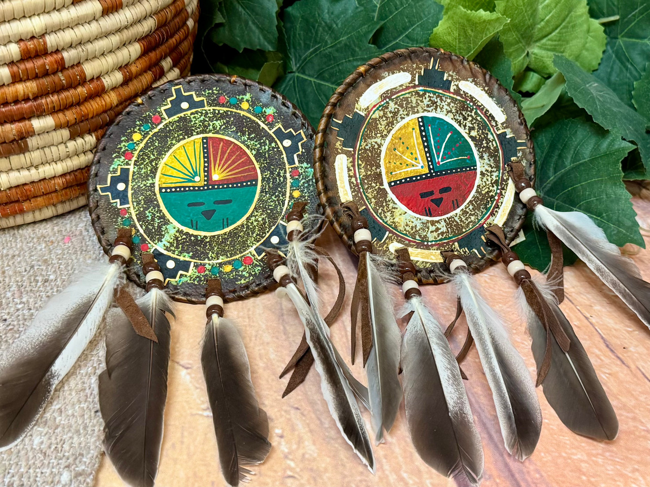 ビンテージNAVAJO INDIAN MANDELLA SHIELD Assorted Native American Painted Rawhide Shield 5