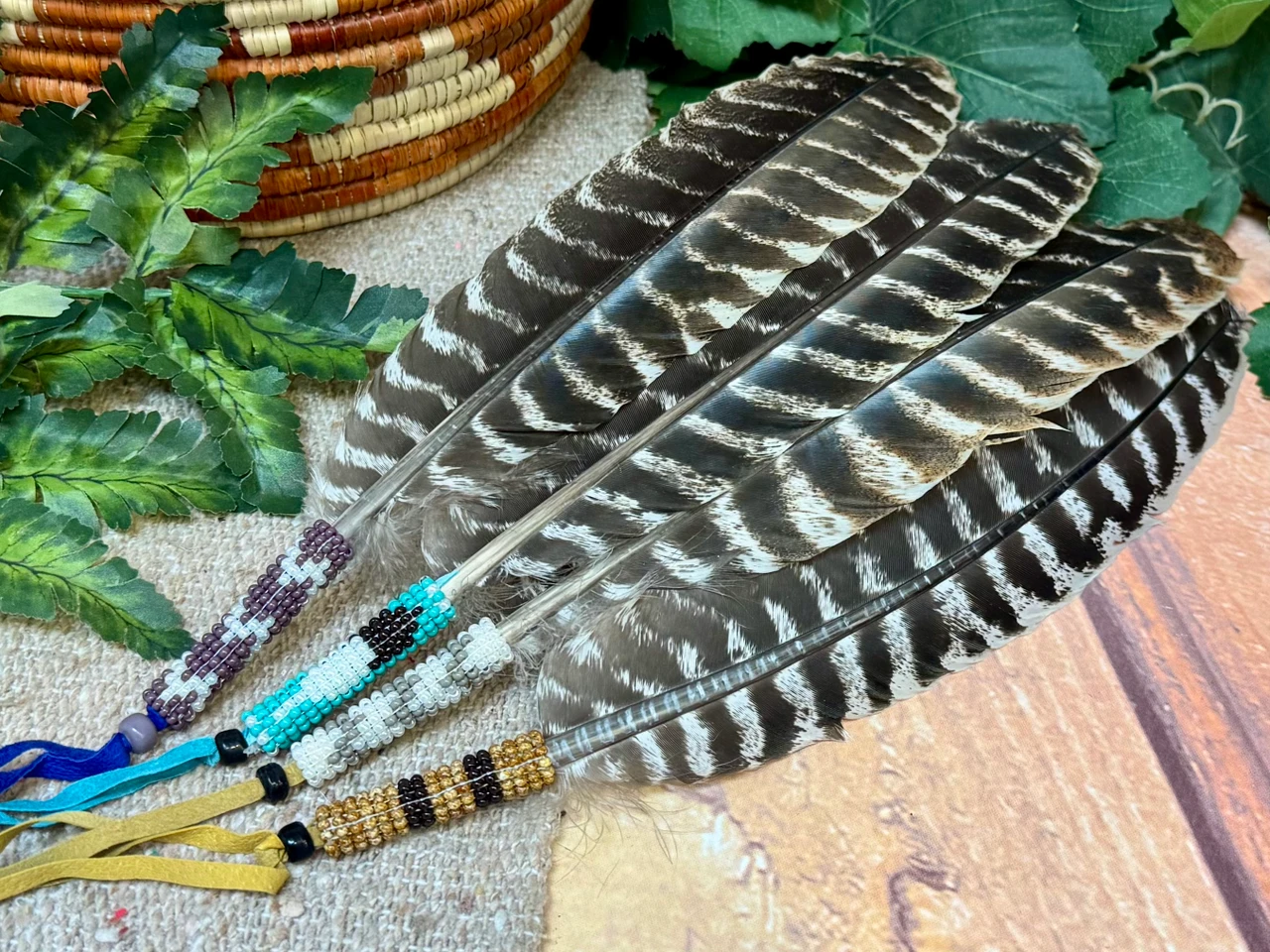 NATIVE AMERICAN OJIBWE HANDMADE 2 in LONG BEADED FEATHER SET GREEN Some of my fav things to bead are the little big things  main image 4