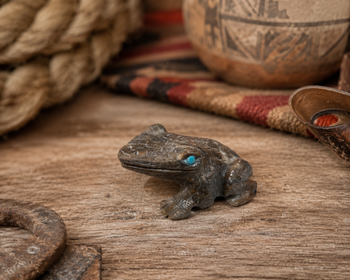 Hand Carved Stone Zuni Fetish -Toad