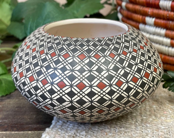 Traditional Mata Ortiz Pottery