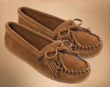 Women's Traditional Fringed Leather Moccasins