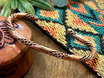 Hand Crafted Navajo Indian Copper Bangle (ij721) - Mission Del Rey