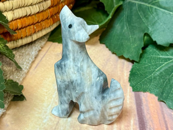 Natural Onyx Stone Howling Wolf