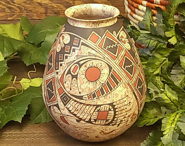 Mata Ortiz Pottery Vase