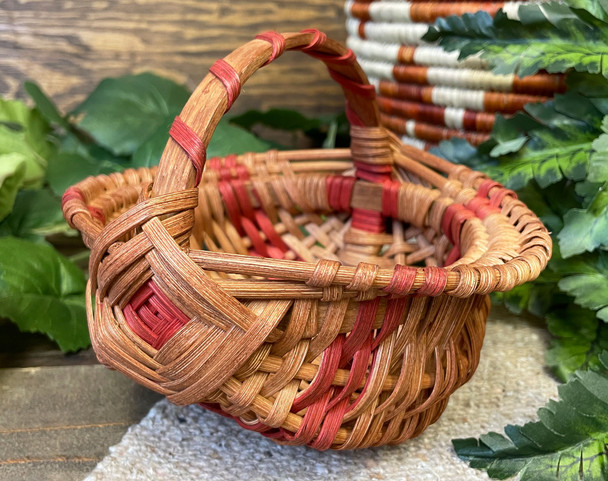 Small Amish Tulip Basket