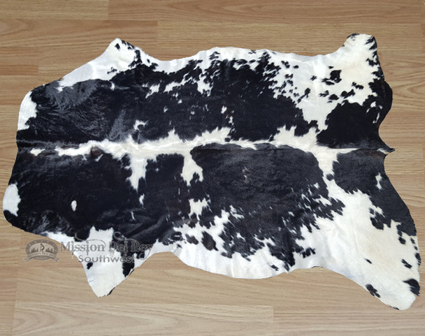 Cowhide Rug / Wall Hanging -Black & White