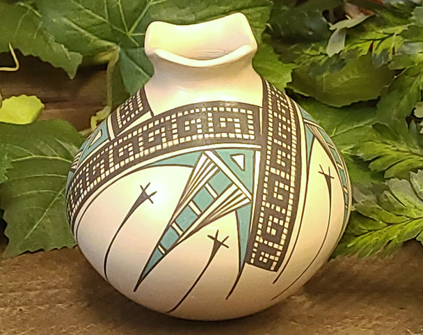 Mata Ortiz Pottery Vase