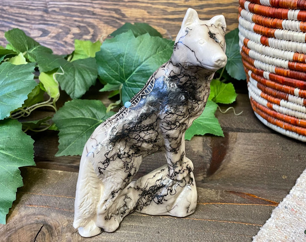 Navajo Etched Horsehair Pottery Wolf