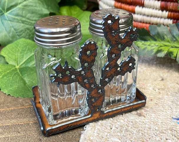 Metal Art Salt & Pepper Shaker -Prickly Pear