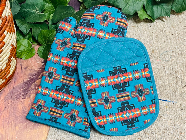 Native Style Oven Mitt and Potholder Set