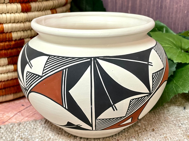 Native American Acoma Pueblo Vase