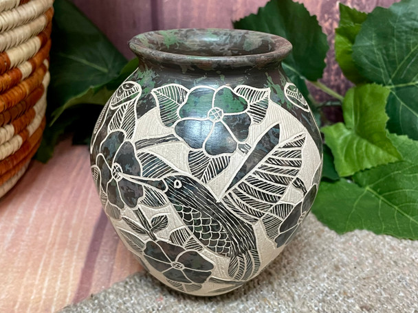 Mata Ortiz Etched Pottery Vase