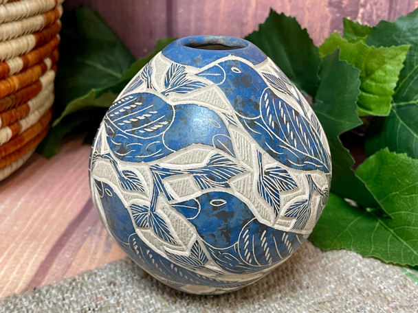 Mata Ortiz Etched Pottery Vase