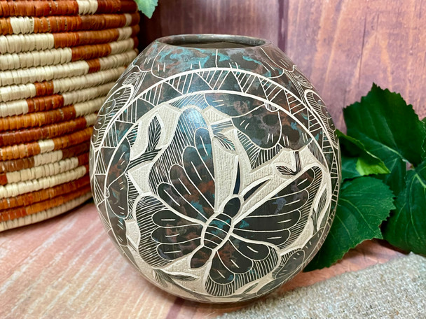 Hand Etched Mata Ortiz Seed Pot