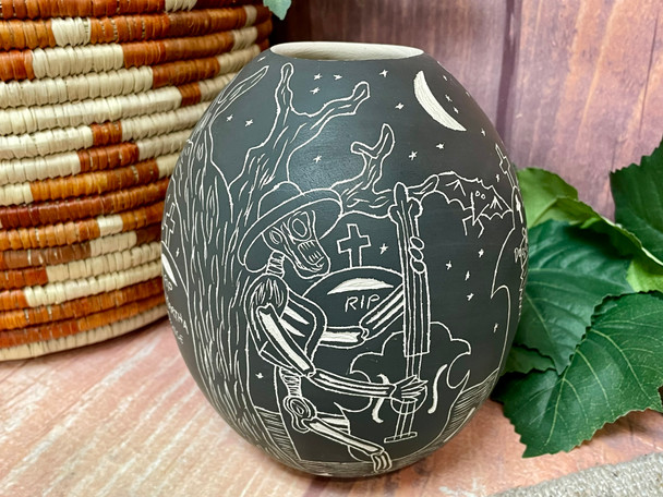 Hand Etched Mata Ortiz Seed Pot