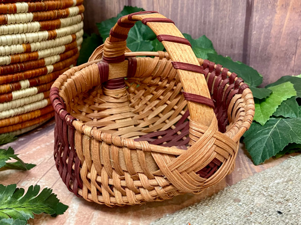 Small Amish Tulip Basket
