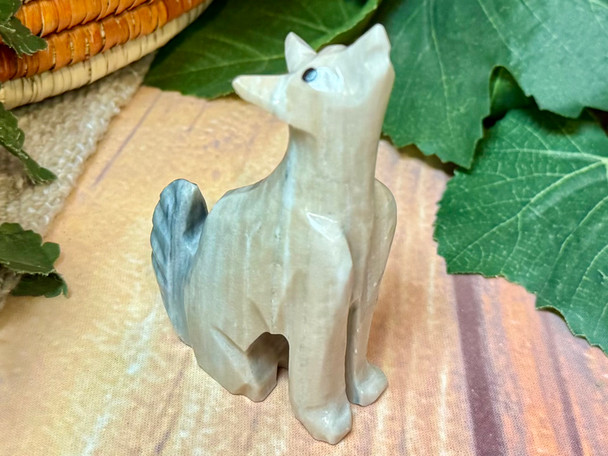 Natural Onyx Stone Howling Wolf