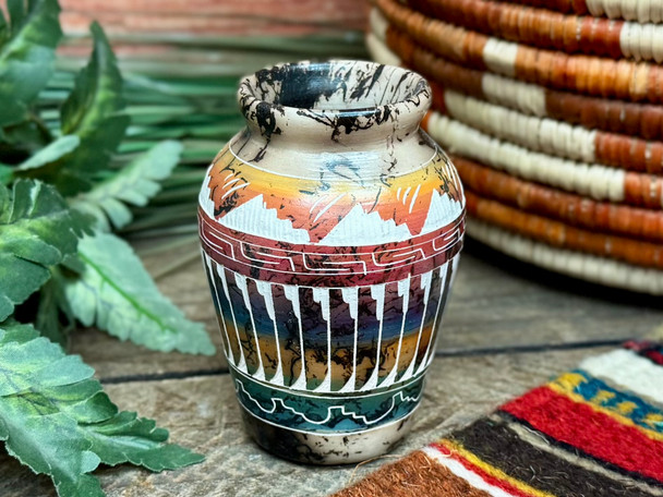Hand Etched Navajo Horsehair Color Band Vase