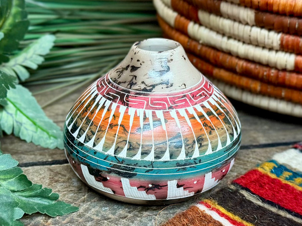 Hand Etched Navajo Horsehair Color Band Vase