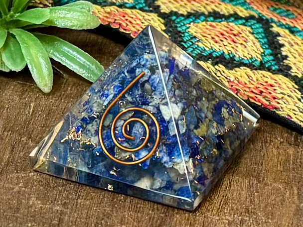 Acrylic Pyramid -Lapis Lazuli