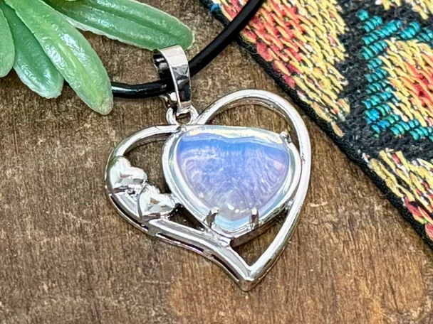 Double Heart Pedant -Opalite