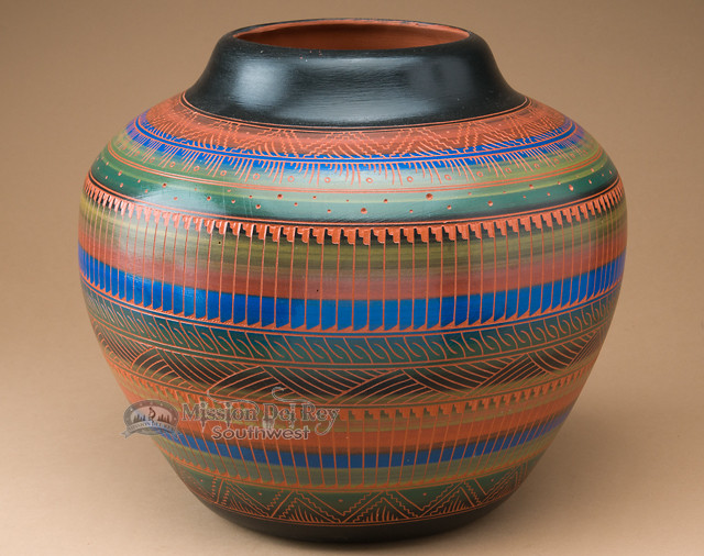 American Indian Navajo Etched Pottery Vase 8"x 7" (127) - Mission Del