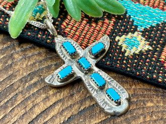ズニ族　トップ　Judith Calavaza Native American Zuni Silver Coral Turquoise MOP Necklace