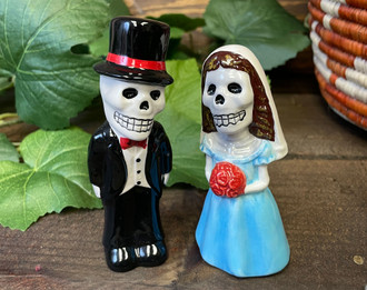 Ebros Day of The Dead Salt & Pepper Shakers Skeleton Couple Bride & Groom Set