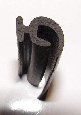 Head size 9mm, stem 3mm thick, small flap 7mm
Large flap 12mm wide x 15mm deep.