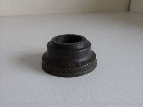 Cadillac 1932 V16 Gearbox mount bush : Pairs