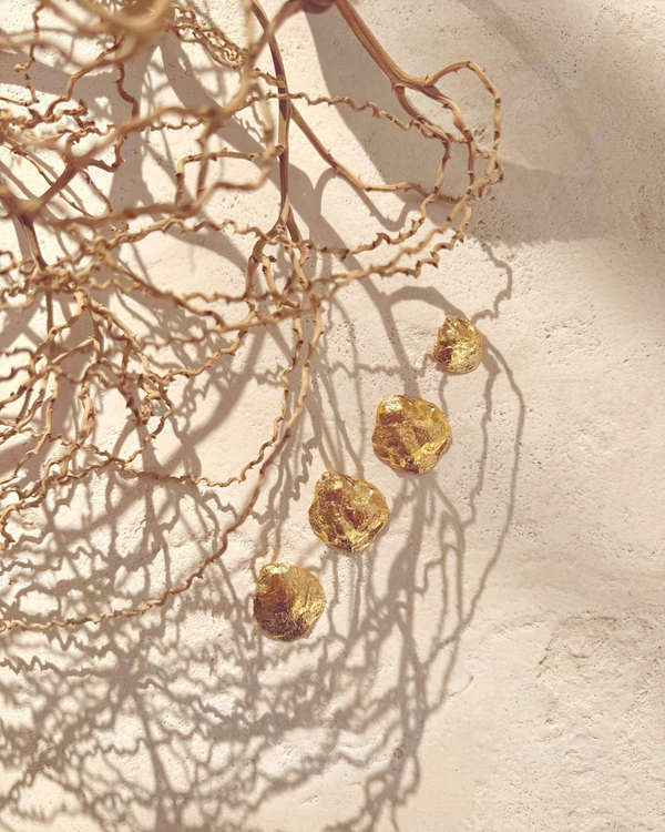 Outside Your Door Mini Oyster Necklace