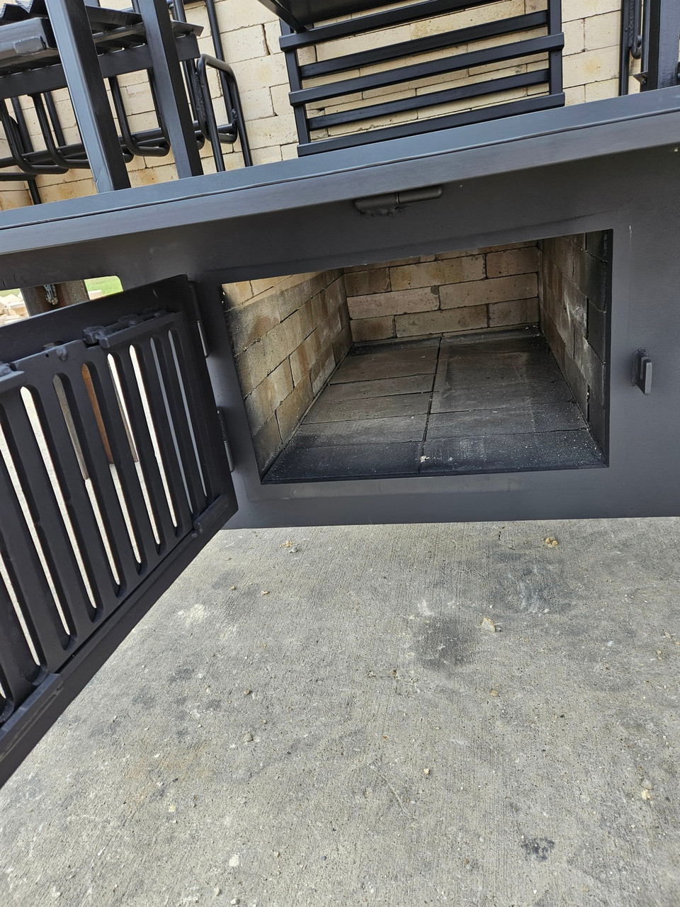 4678 COMMERCIAL Hearth Grill